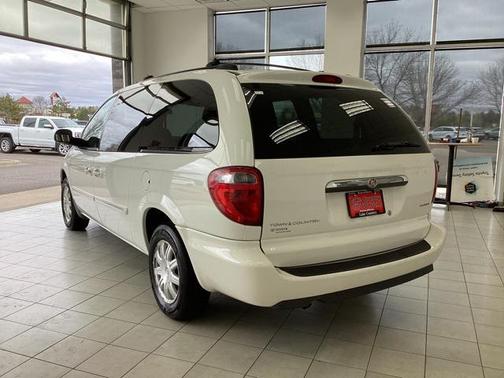 2005 Chrysler Town & Country Touring