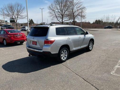 Classic Silver Metallic 2012 Toyota Highlander SE
