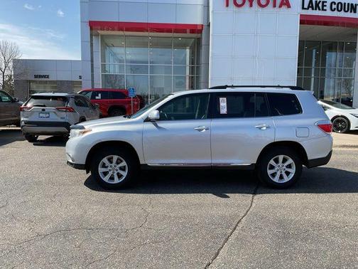 Classic Silver Metallic 2012 Toyota Highlander SE