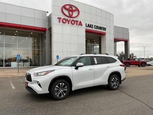 2024 Toyota Highlander XLE