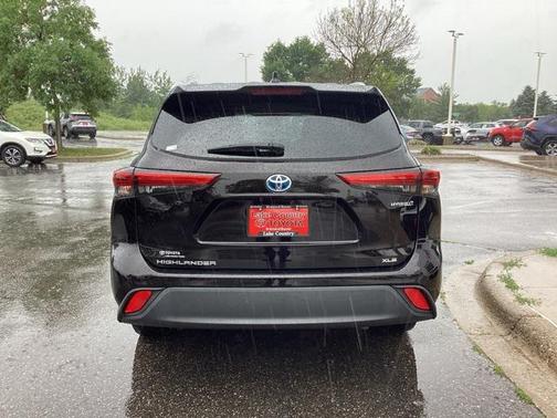 2022 Toyota Highlander Hybrid XLE
