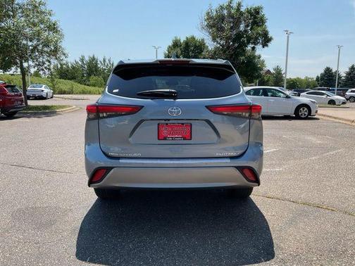Blue 2023 Toyota Highlander Platinum