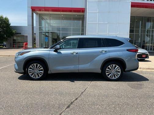 Blue 2023 Toyota Highlander Platinum