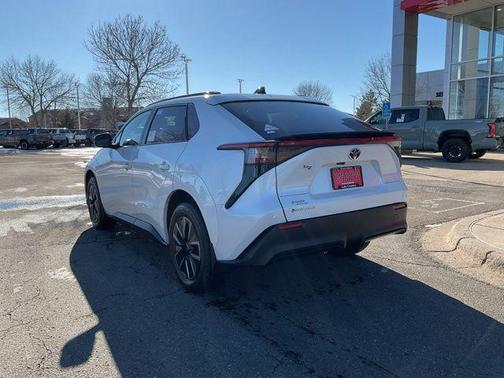 Wind Chill Pearl 2026 Toyota bZ XLE