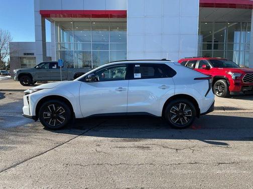 Wind Chill Pearl 2026 Toyota bZ XLE
