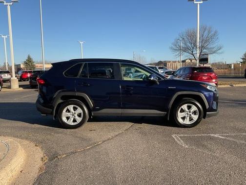 2020 Toyota RAV4 Hybrid XLE