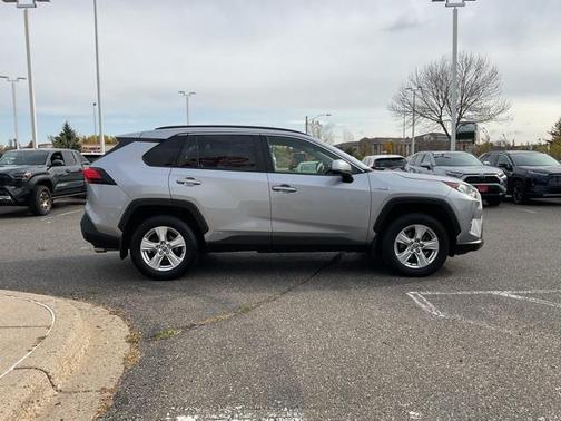 2020 Toyota RAV4 Hybrid XLE