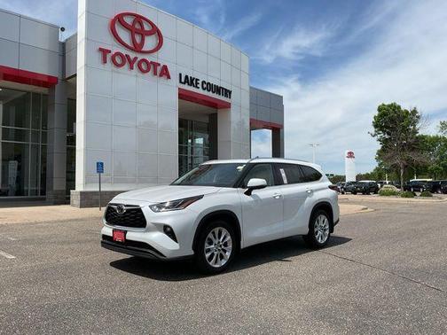 Pearl 2023 Toyota Highlander Limited