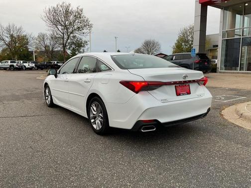 2019 Toyota Avalon XLE