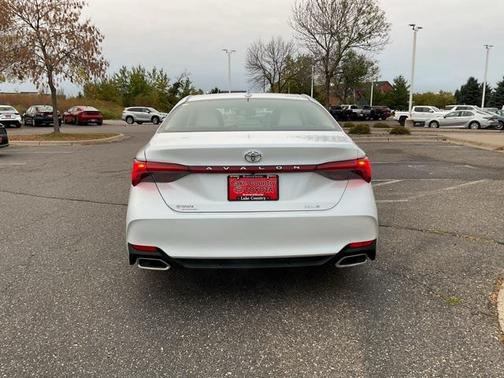 2019 Toyota Avalon XLE