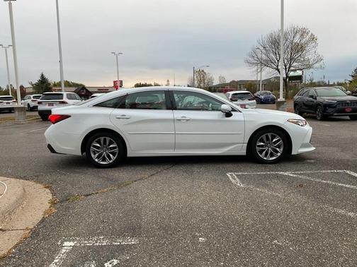 2019 Toyota Avalon XLE