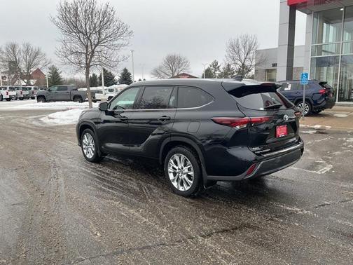 2024 Toyota Highlander Hybrid Limited