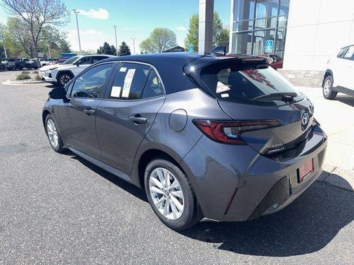 Magnetic Gray Metallic/Midnight Black Metallic 2026 Toyota Corolla SE