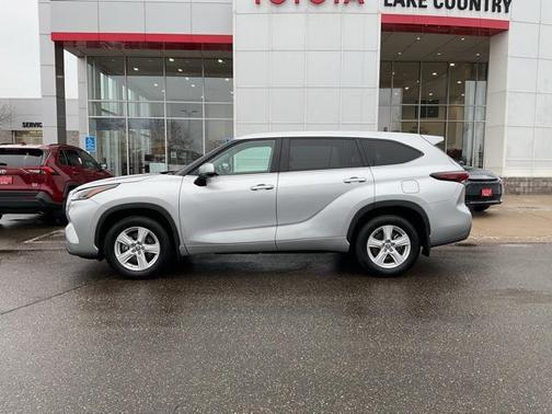 2024 Toyota Highlander LE