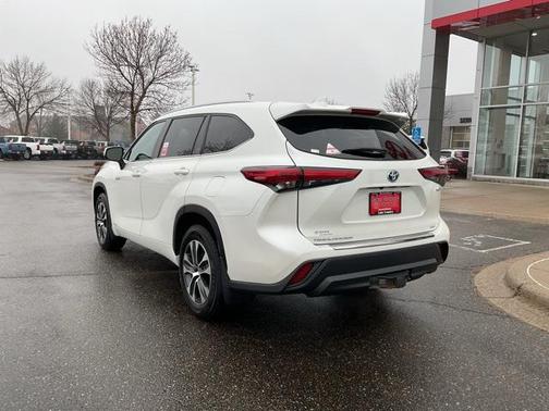 2021 Toyota Highlander Hybrid XLE