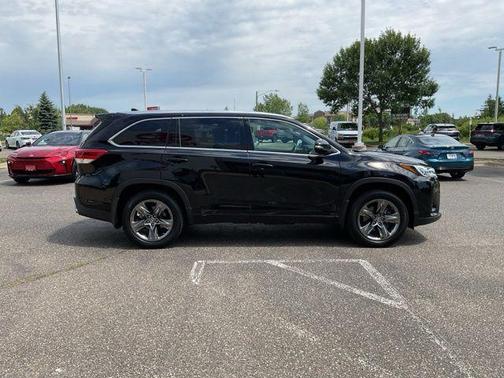 Midnight Black Metallic 2019 Toyota Highlander Limited Platinum