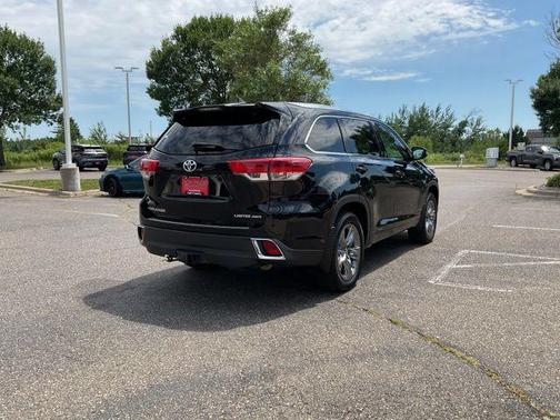 Midnight Black Metallic 2019 Toyota Highlander Limited Platinum