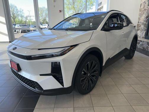 Wind Chill Pearl 2026 Toyota C-HR XSE