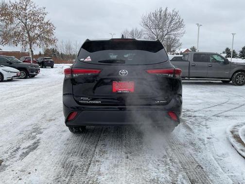 2021 Toyota Highlander LE