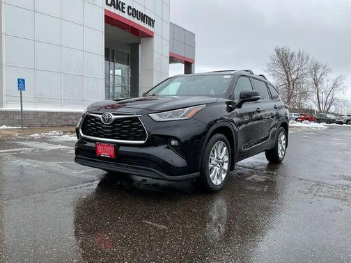 Midnight Black 2024 Toyota Highlander Limited