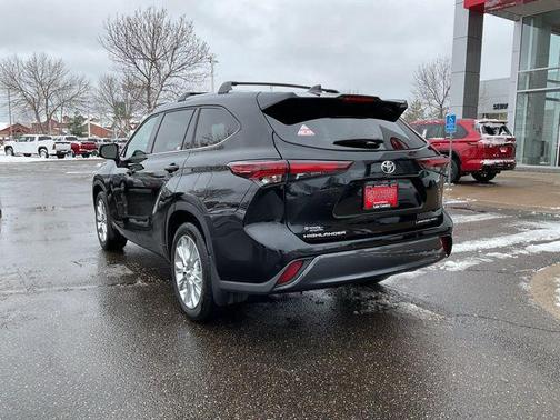 Midnight Black 2024 Toyota Highlander Limited
