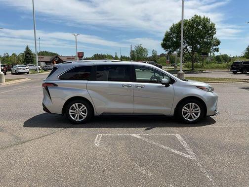 Celestial Silver Metallic 2022 Toyota Sienna Platinum