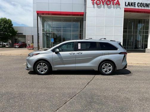 Celestial Silver Metallic 2022 Toyota Sienna Platinum