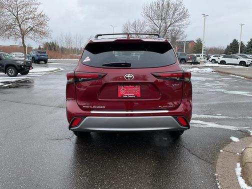 2026 Toyota Highlander Hybrid Platinum