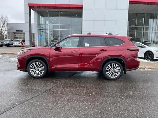2026 Toyota Highlander Hybrid Platinum