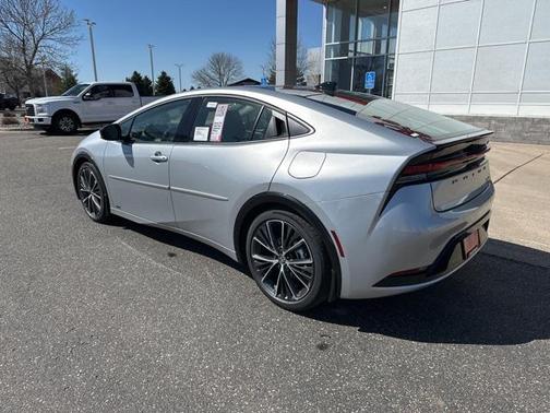 2025 Toyota Prius XLE