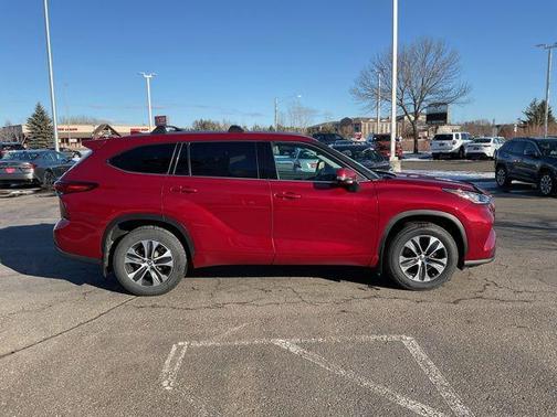 Pearl 2021 Toyota Highlander XLE