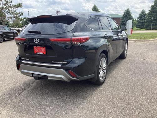 2023 Toyota Highlander Platinum