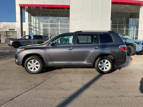 2013 Toyota Highlander SE