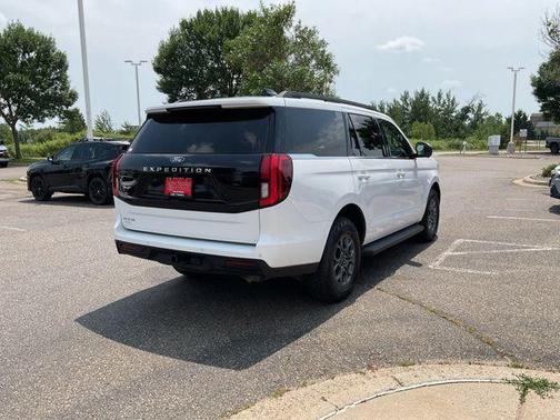 Oxford White 2025 Ford Expedition Active