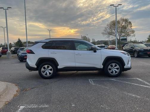 2020 Toyota RAV4 LE