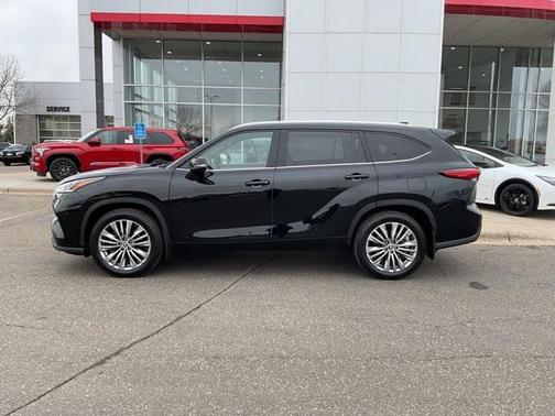 2022 Toyota Highlander Platinum