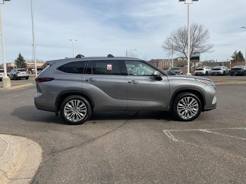 Heavy Metal 2026 Toyota Highlander Hybrid Platinum