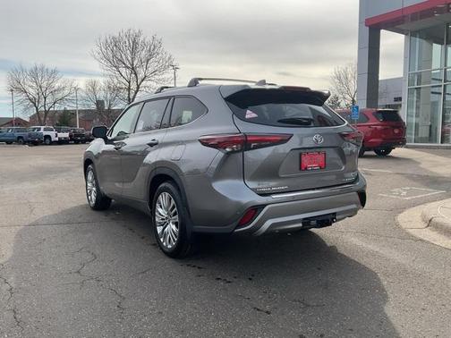 Heavy Metal 2026 Toyota Highlander Hybrid Platinum