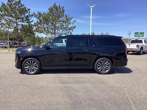2022 Cadillac Escalade ESV Sport