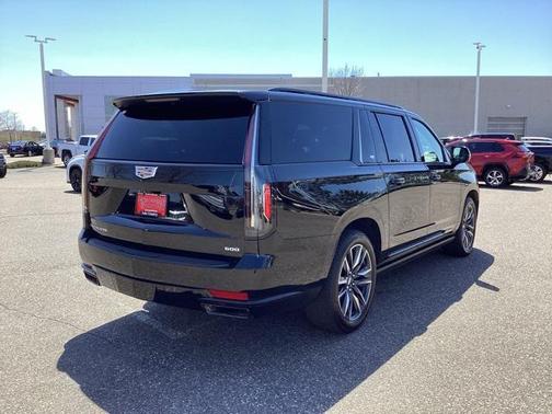 2022 Cadillac Escalade ESV Sport