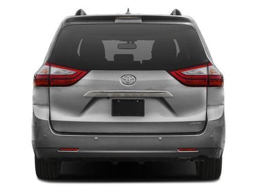 Blizzard Pearl 2017 Toyota Sienna XLE Premium