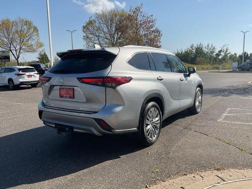 2024 Toyota Highlander Platinum