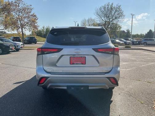 2024 Toyota Highlander Platinum