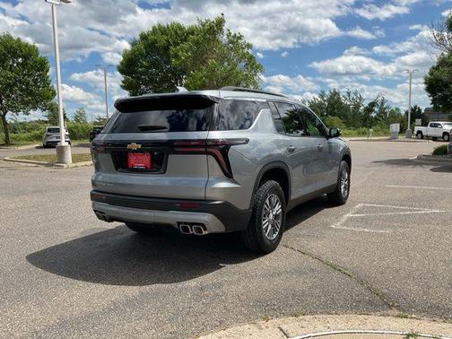 Sterling Gray Metallic 2026 Chevrolet Traverse LT