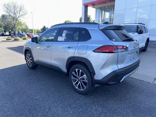 2025 Toyota Corolla Cross XLE