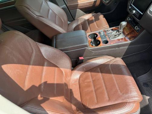 2011 Volkswagen Touareg TDI Lux
