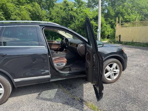 2011 Volkswagen Touareg TDI Lux