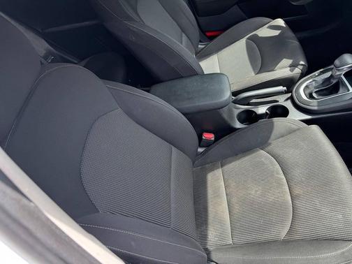 Clear White 2019 Kia Forte LXS