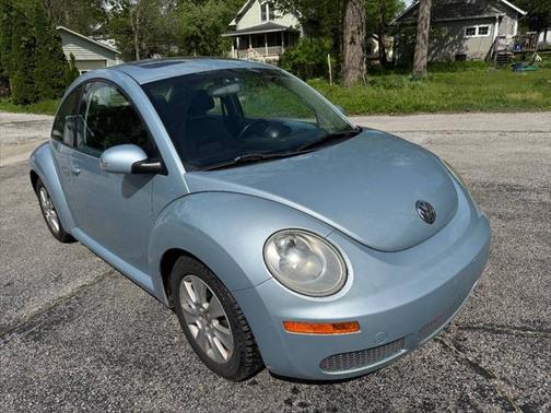2009 Volkswagen New Beetle S