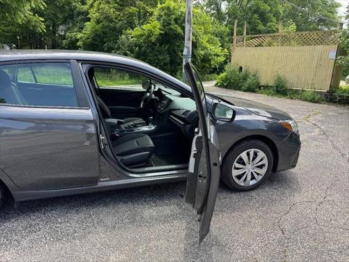 2019 Subaru Impreza 2.0i